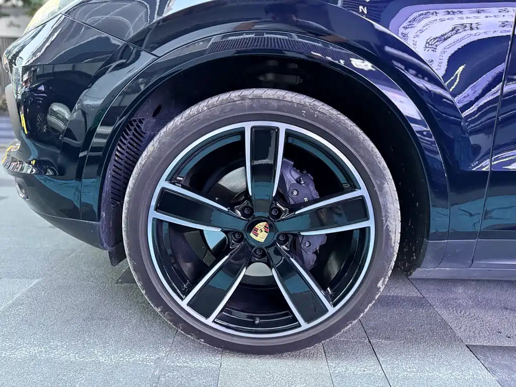 Porsche Cayenne 2023 — фото 10