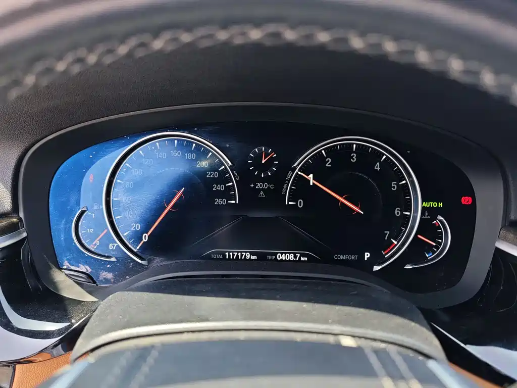 BMW 5 Series 2017 — фото 11
