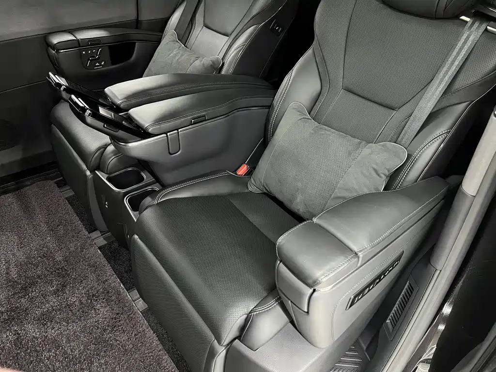 Lexus LM 2024 — фото 12