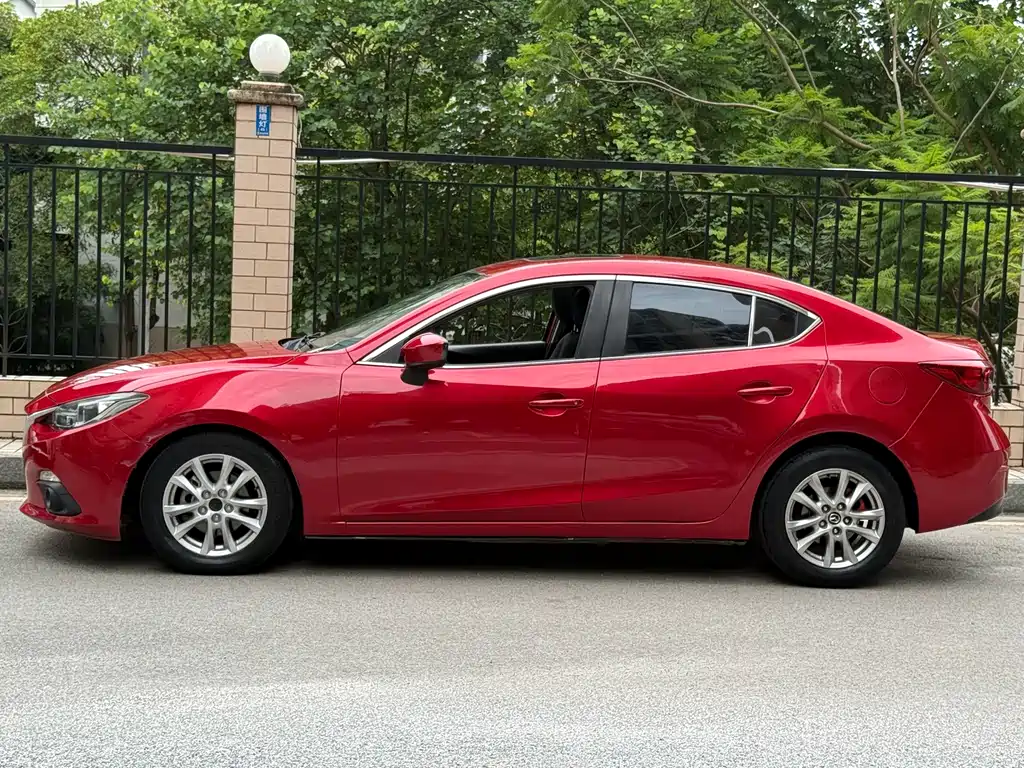 Mazda 3 Angkesela 2015