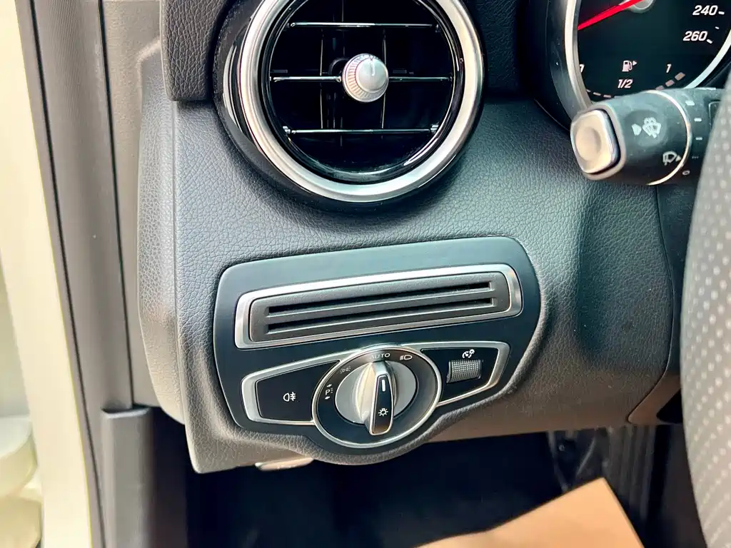 Mercedes-Benz C-Class 2019 — фото 29