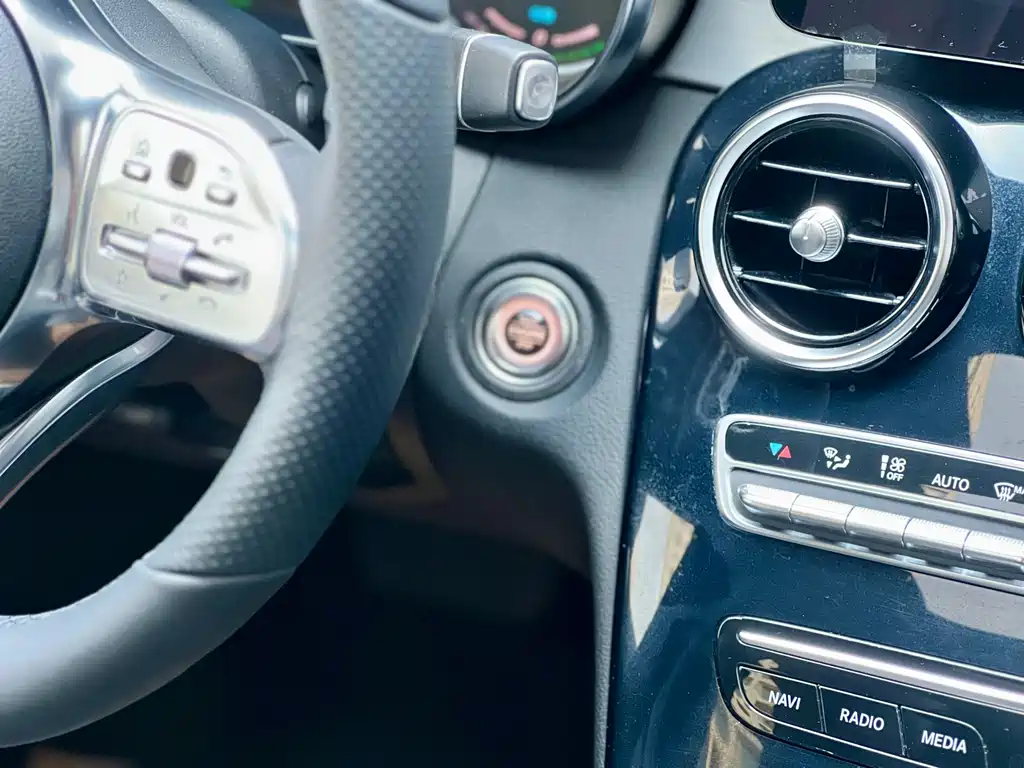 Mercedes-Benz C-Class 2019 — фото 20
