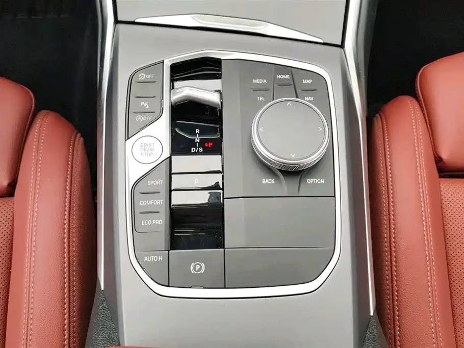 BMW 3 Series 2025 — фото 9