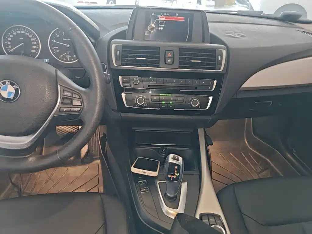 BMW 1 Series 2016 — фото 13