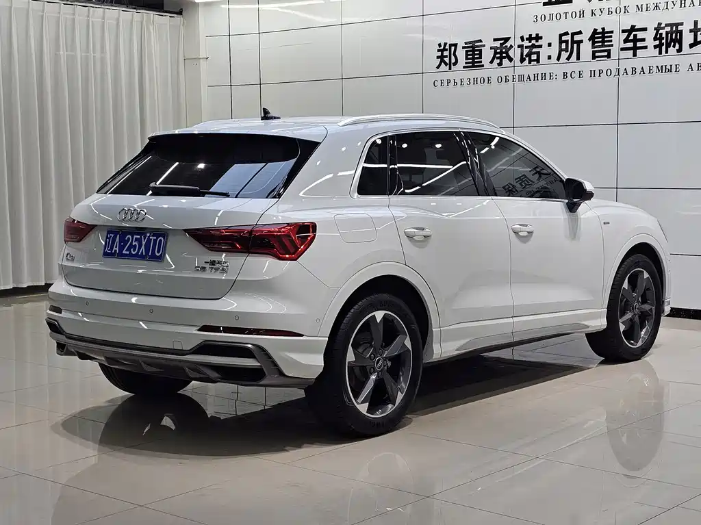 Audi Q3 2023 — фото 11