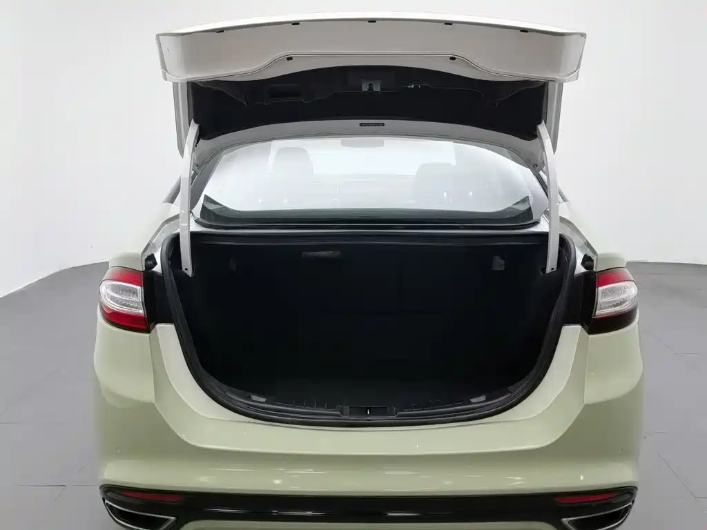 Ford Mondeo 2014 — фото 16