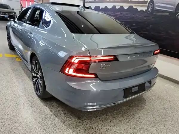 Volvo S90 2022