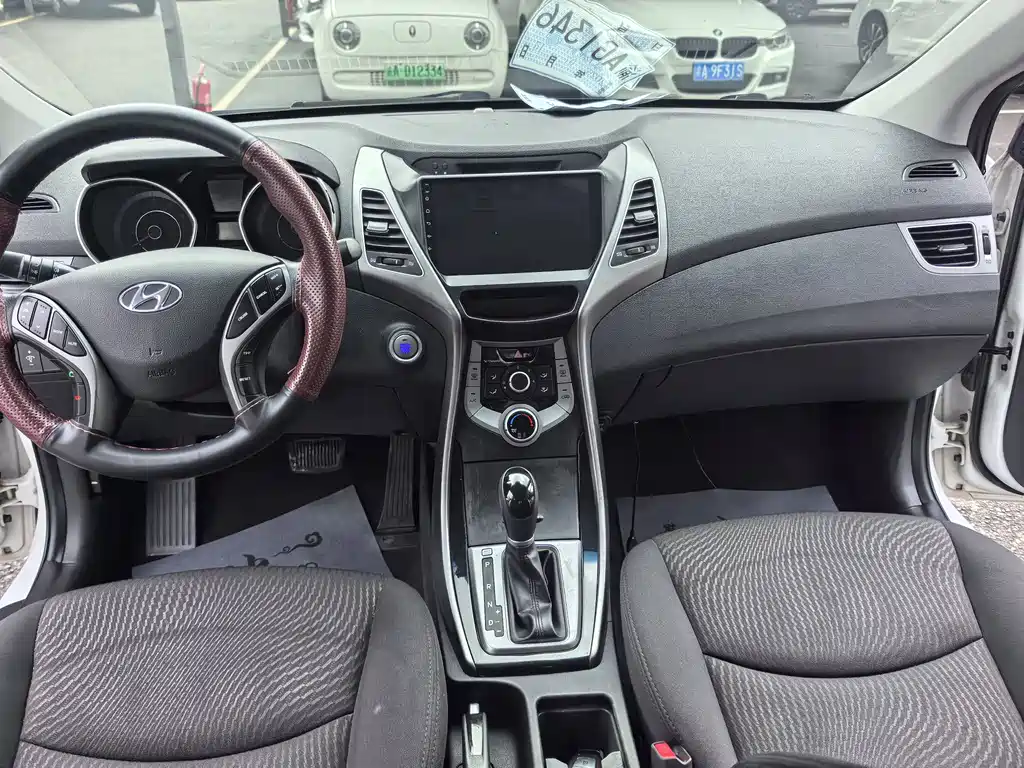 Hyundai Elantra Langdong 2017 — фото 11
