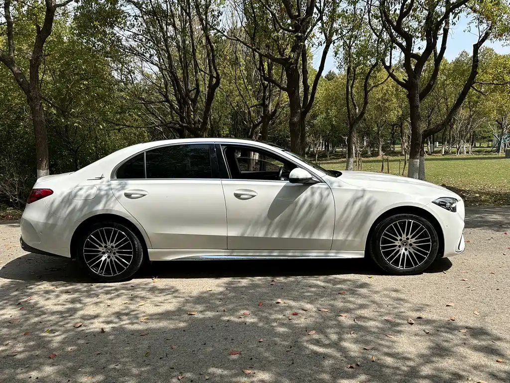 Mercedes-Benz C-Class 2023 — фото 4