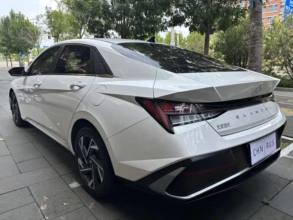 Hyundai Elantra 2023