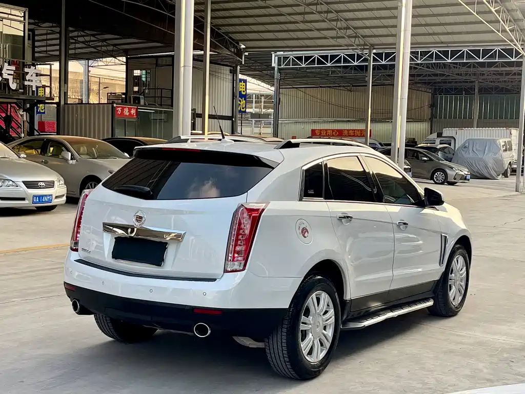 Cadillac SRX 2015 — фото 4