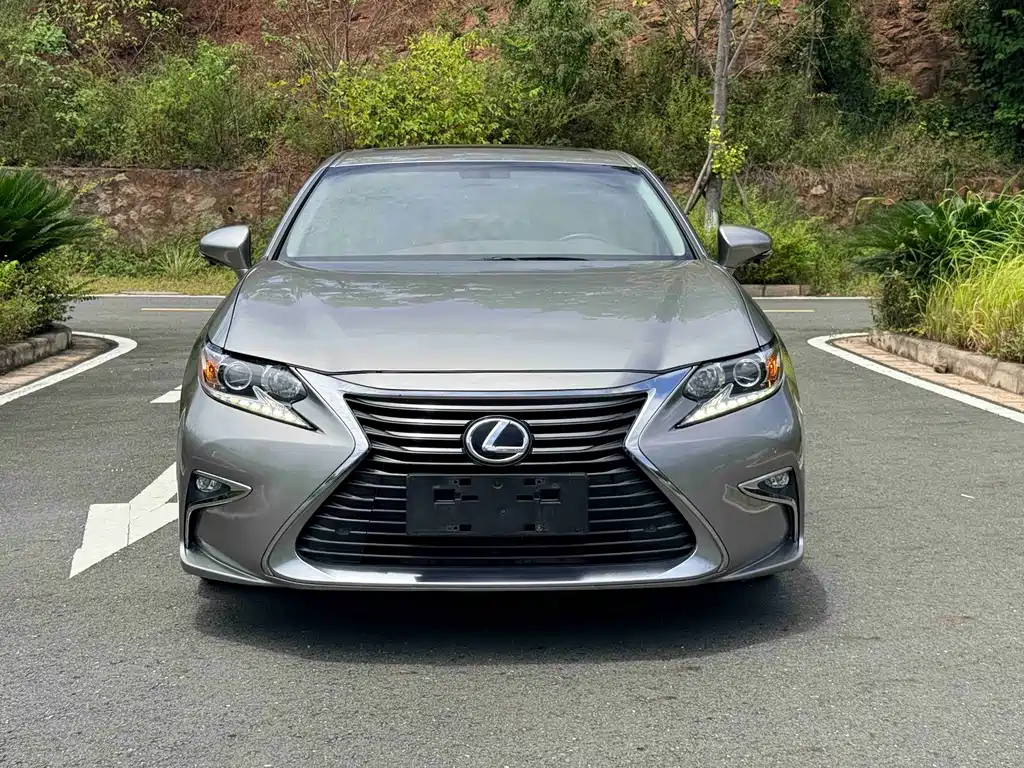Lexus ES 2017 — фото 2