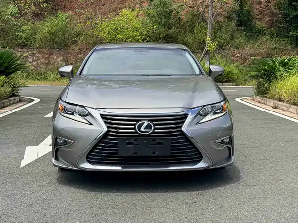 Lexus ES 2017