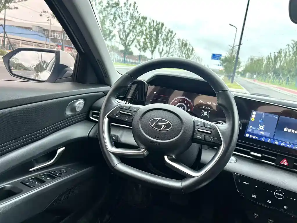 Hyundai Elantra 2021 — фото 14