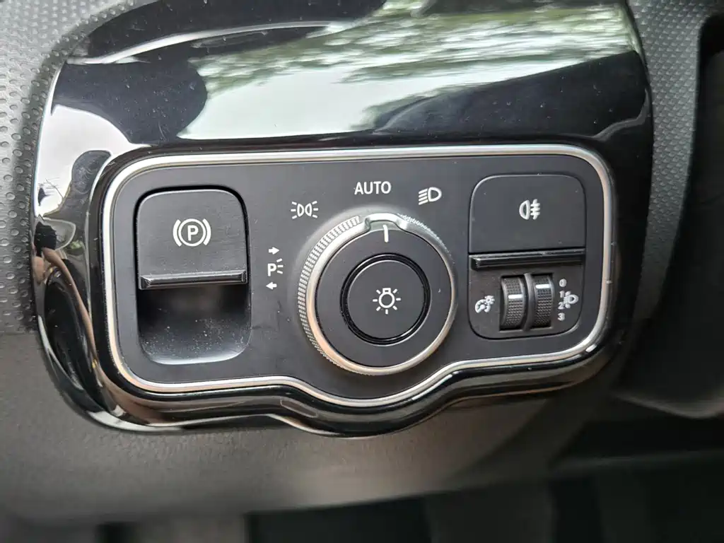 Mercedes-Benz A-Class 2021 — фото 16