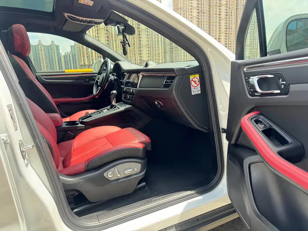 Porsche Macan 2019 — фото 13