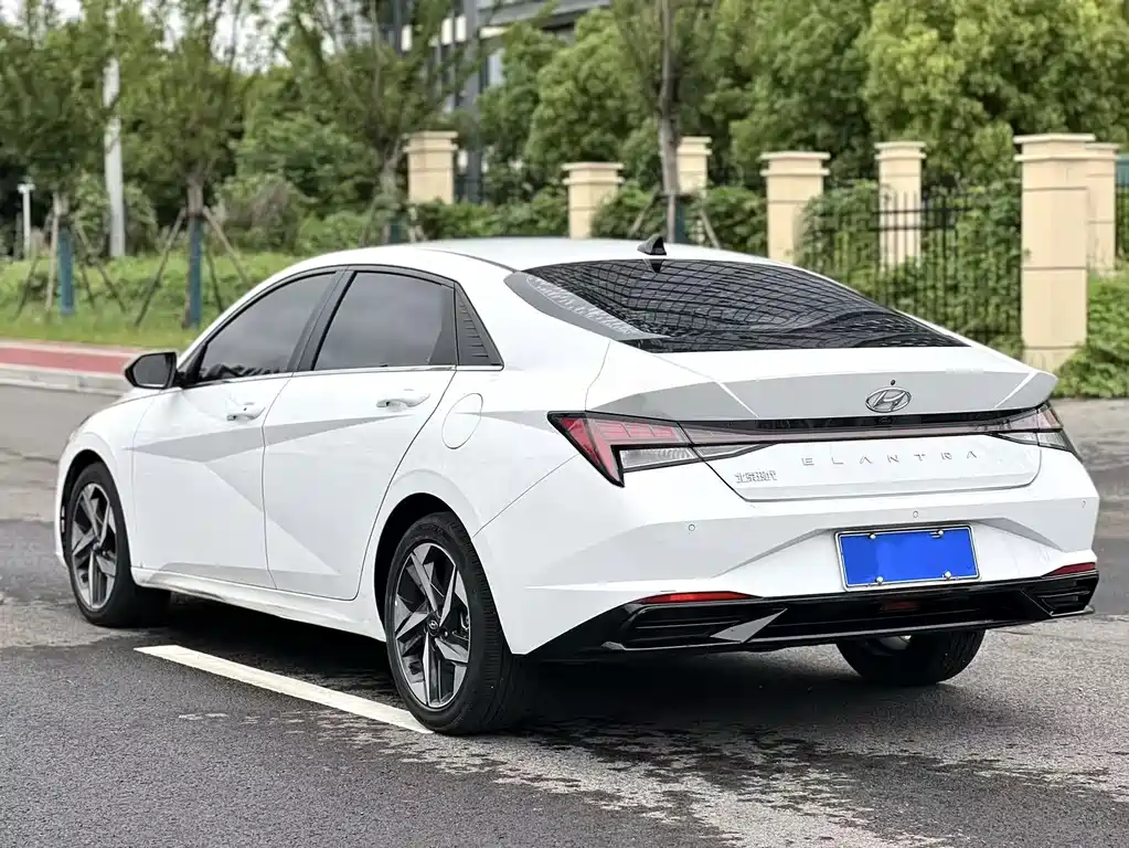 Hyundai Elantra 2021