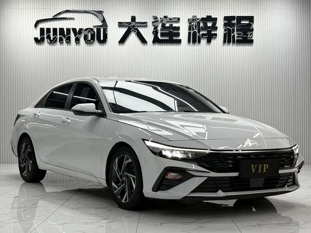 Hyundai Elantra 2024