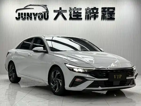 Hyundai Elantra 2024