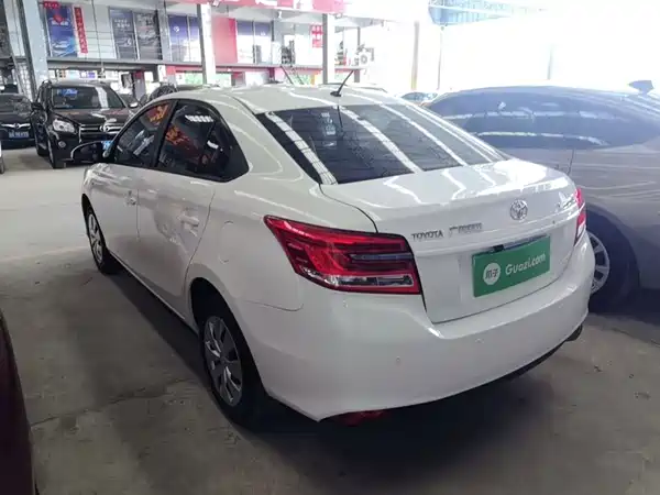 Toyota Yaris L 2020