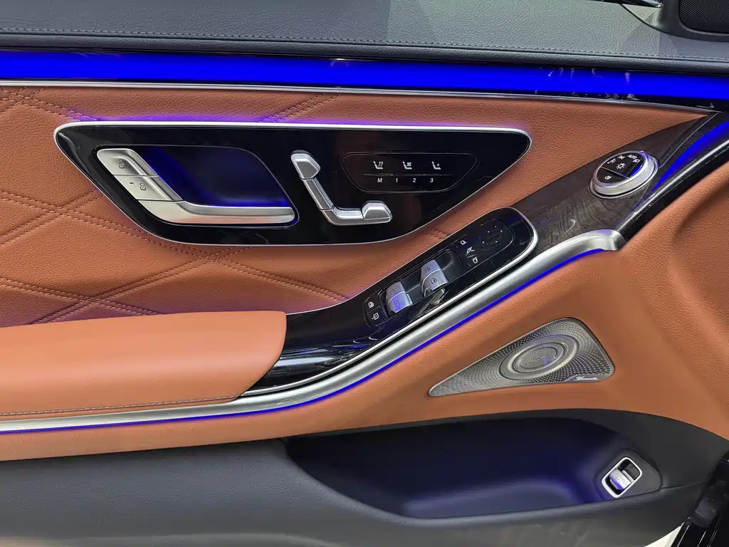 Mercedes-Benz Maybach S-Class 2025