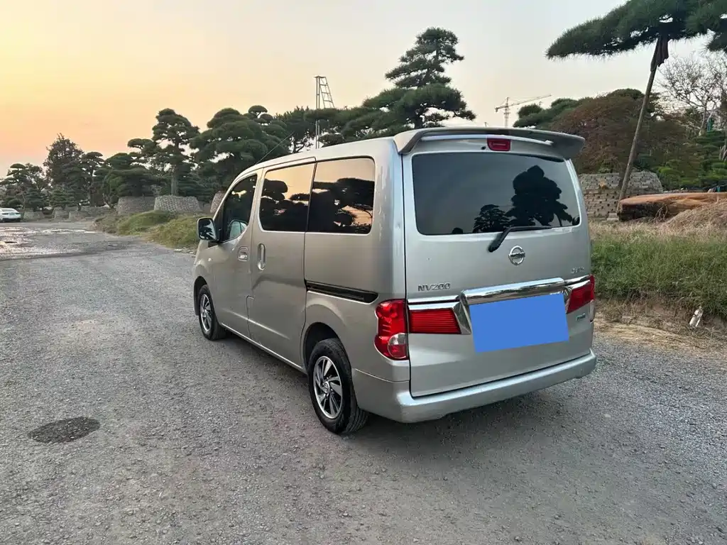 Nissan NV200 2018 — фото 9