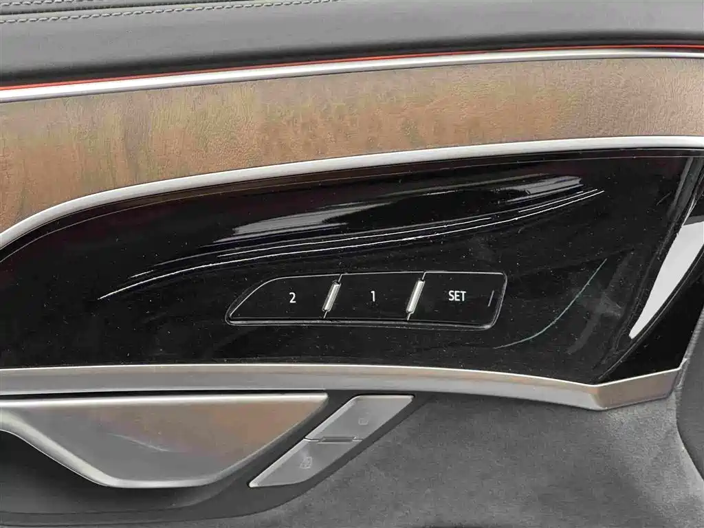 Audi A8 2023 — фото 20