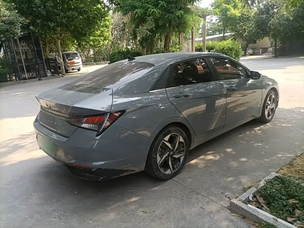 Hyundai Elantra 2021