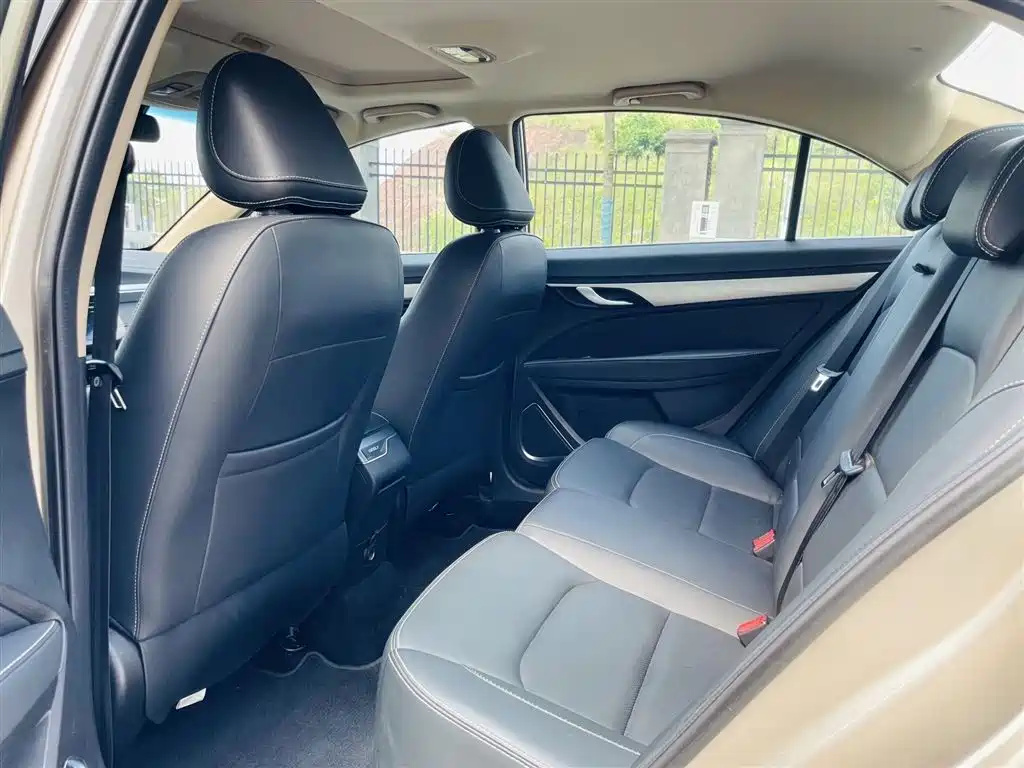 Geely Emgrand 2018