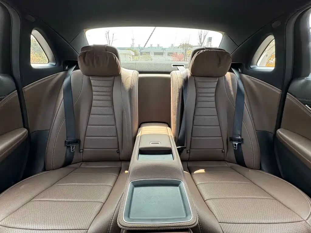 Mercedes-Benz E-Class 2023 — фото 18