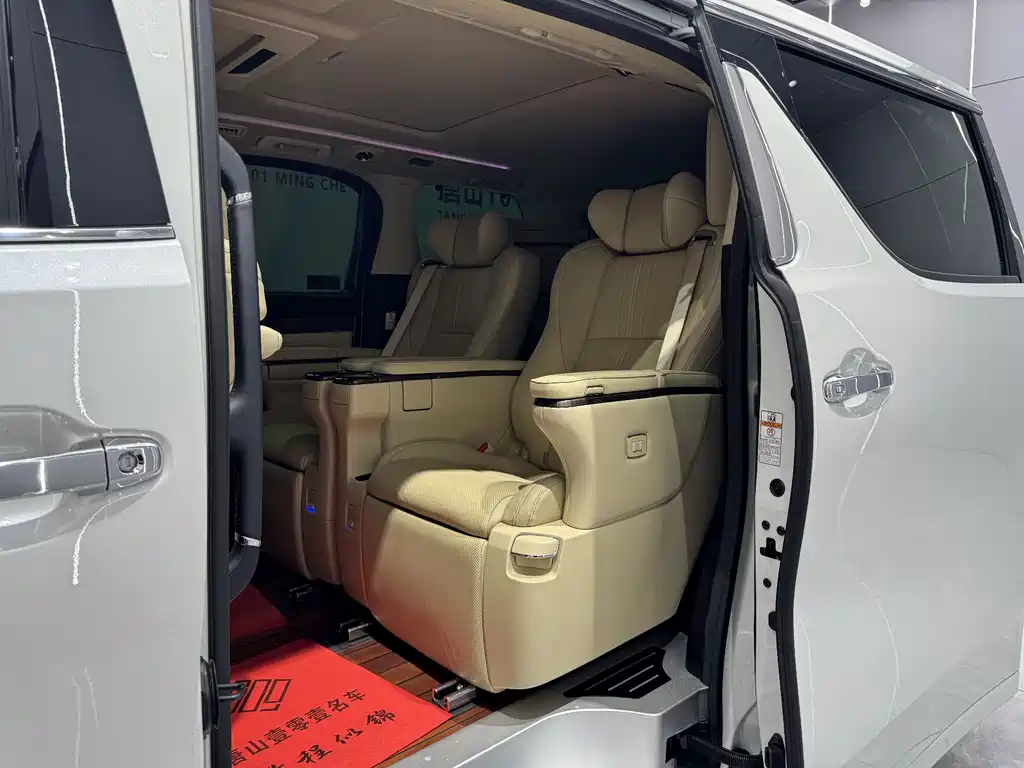 Toyota Vellfire 2022 — фото 21