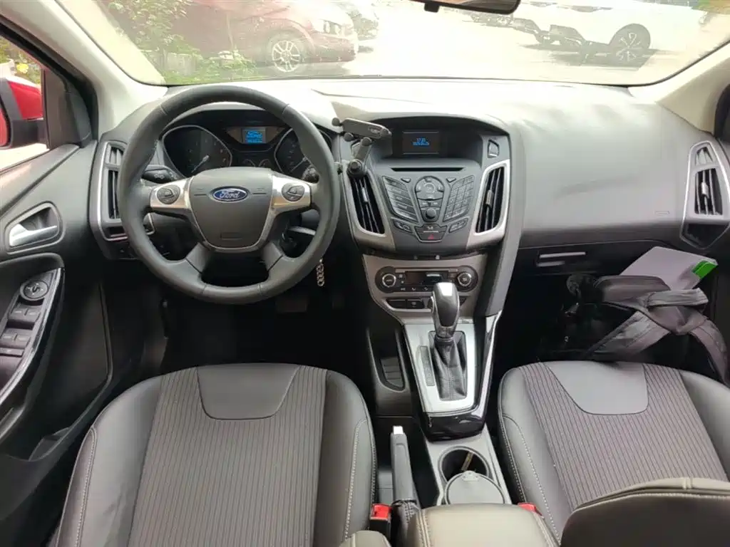 Ford Focus 2015 — фото 6