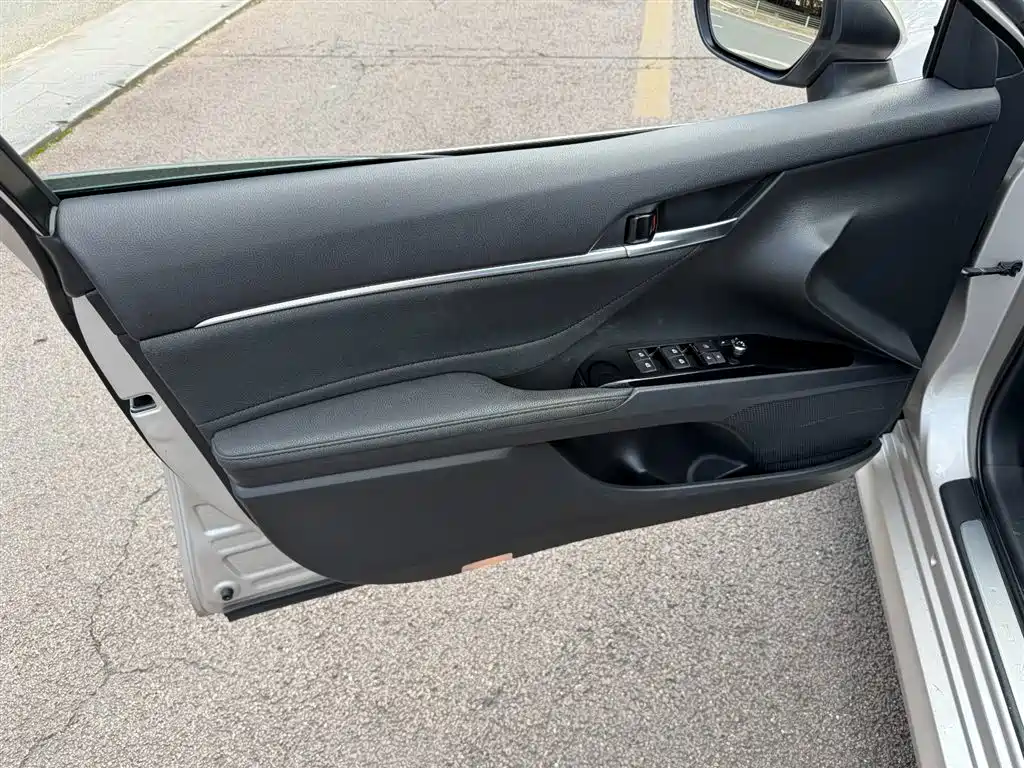 Toyota Camry 2019