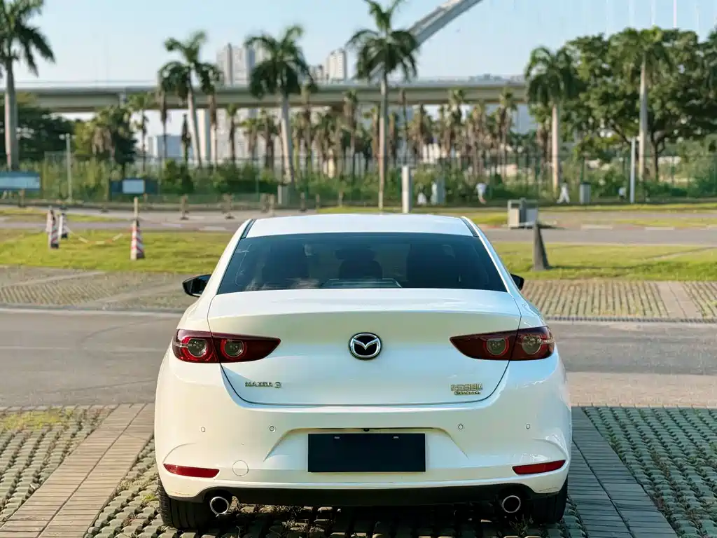Mazda 3 Axela 2022