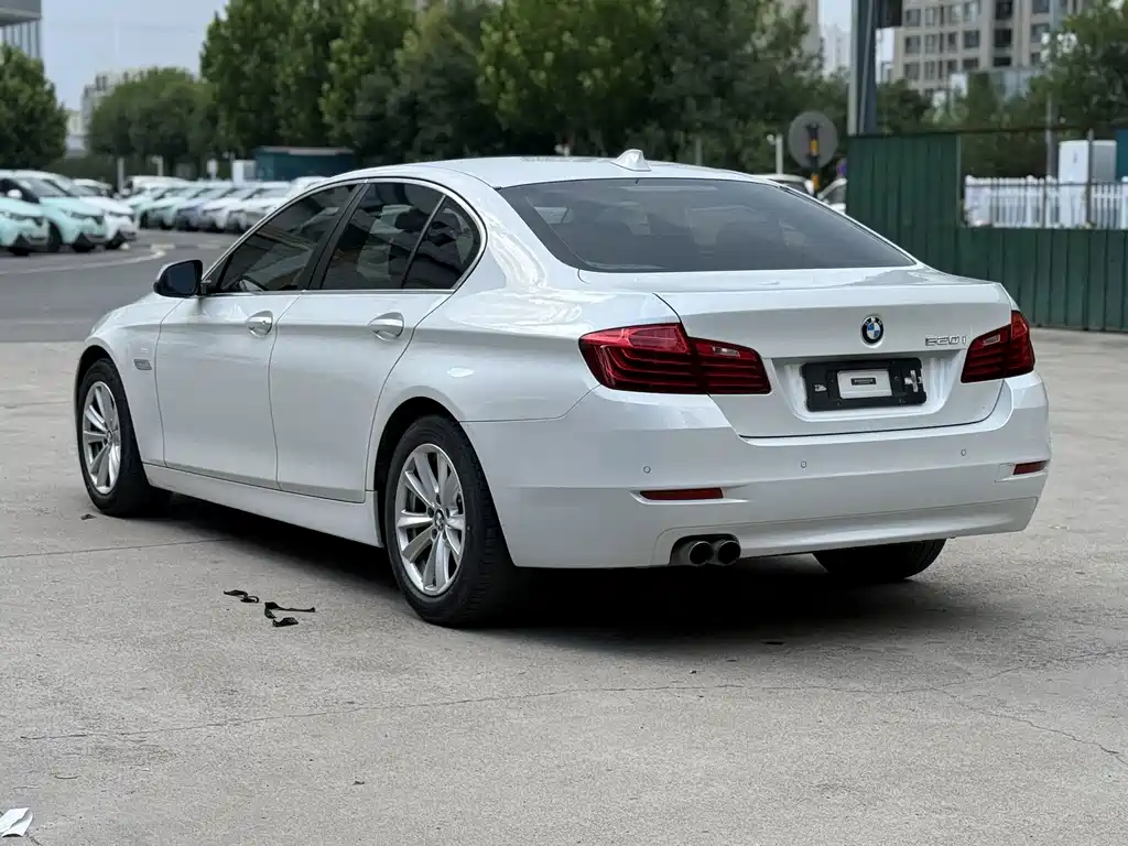 BMW 5 Series 2016 — фото 9