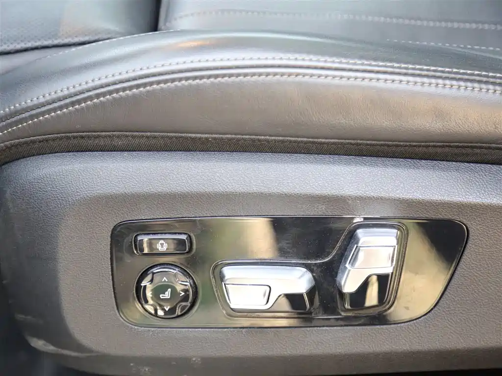 BMW X5 2018 — фото 10