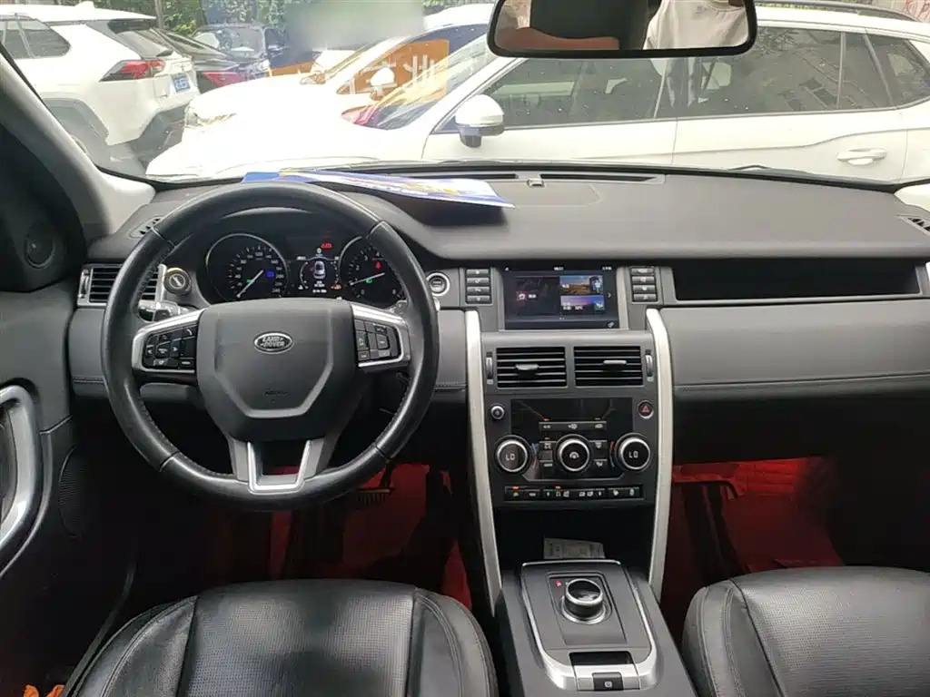 Land Rover Discovery Sport 2017 — фото 10