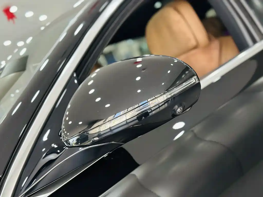 Mercedes-Benz E-Class 2025 — фото 10