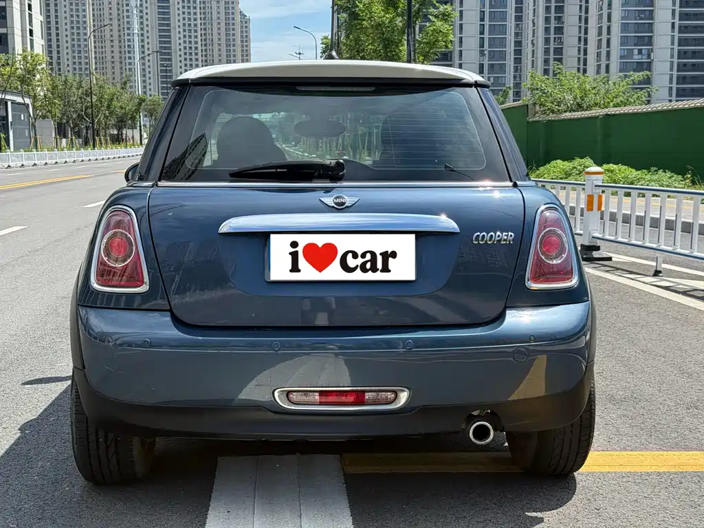 MINI MINI 2011