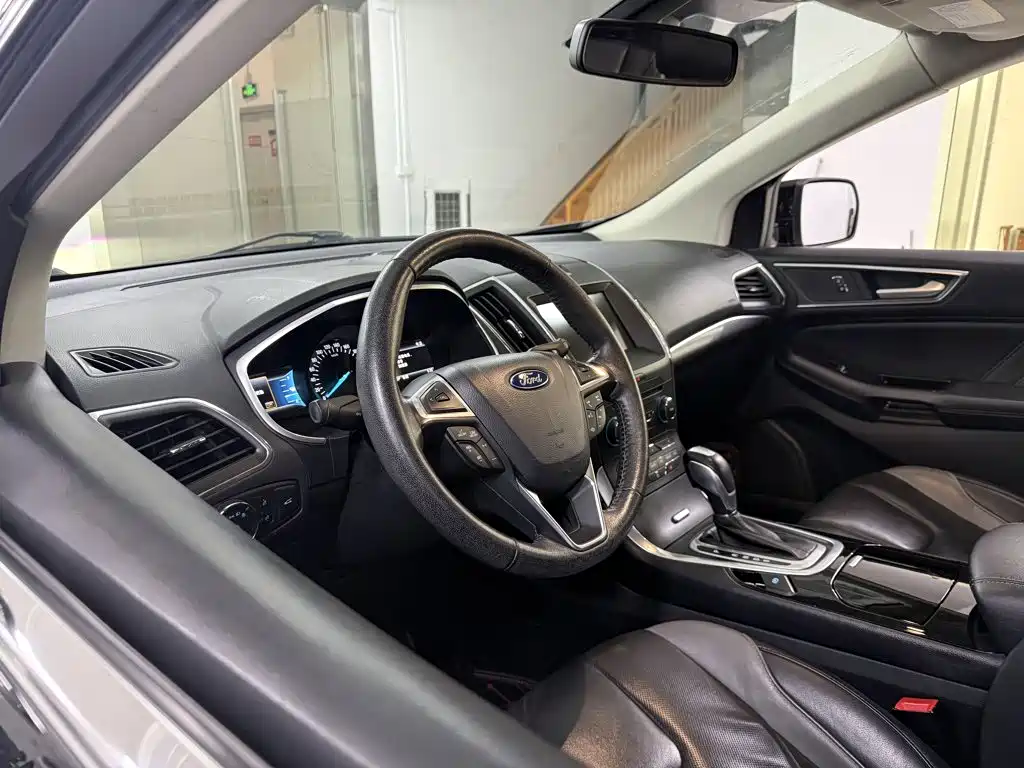 Ford Edge 2017 — фото 14