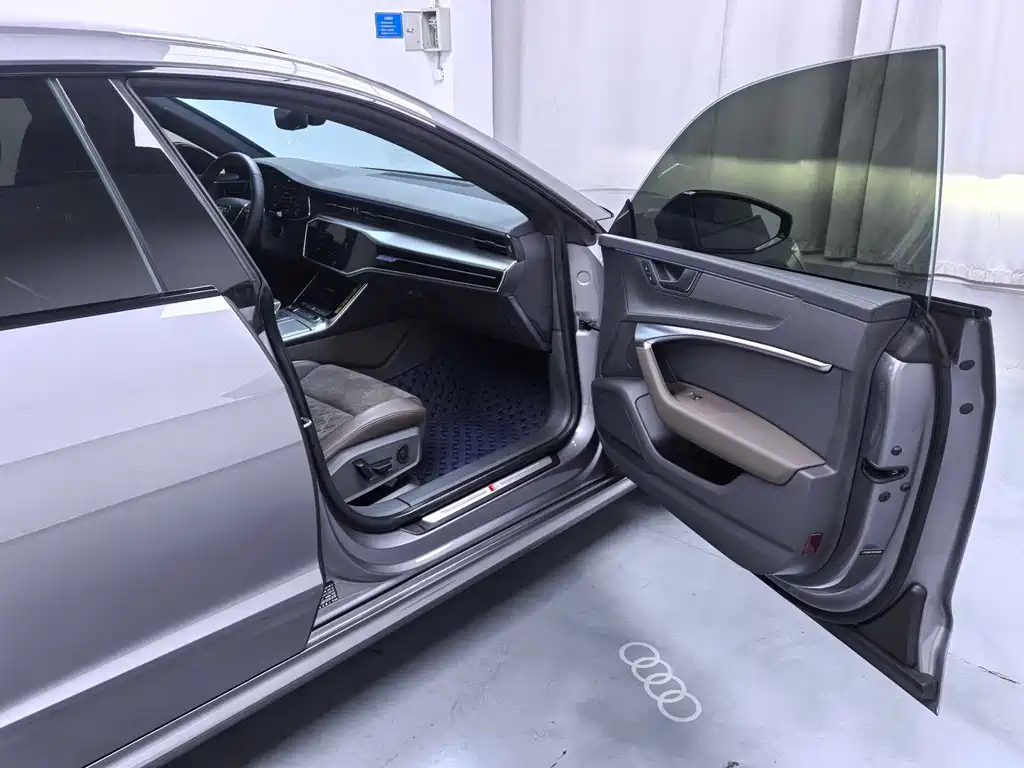 Audi A7L 2023 — фото 14