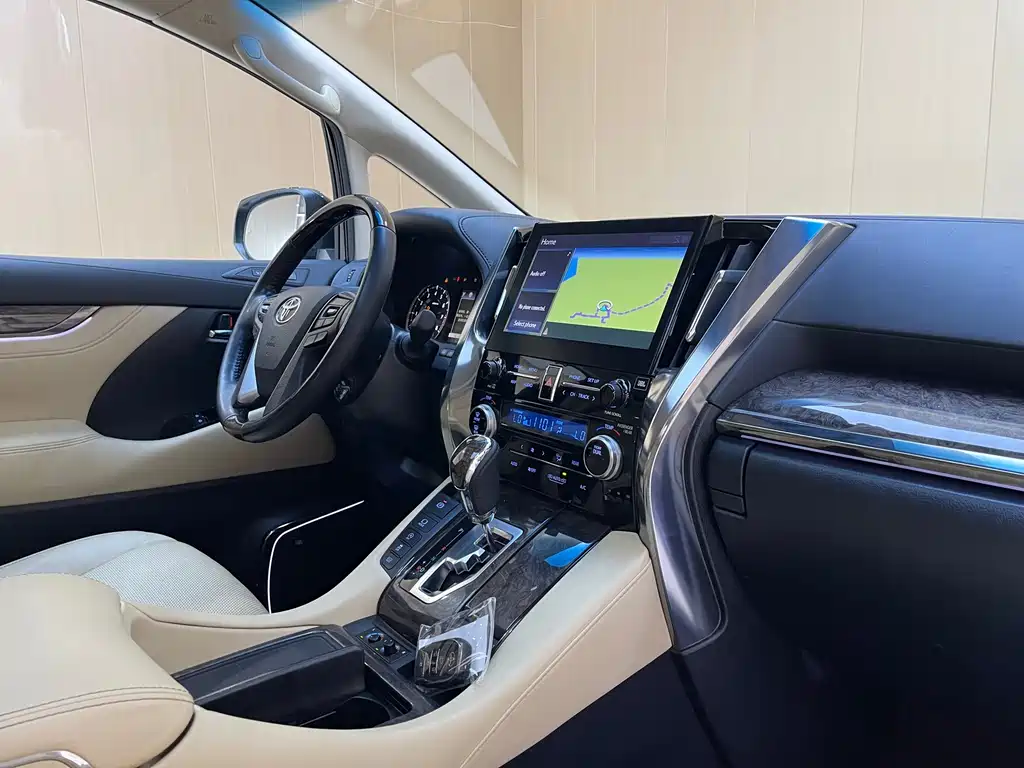 Toyota Alphard 2023 — фото 12