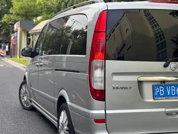 Mercedes-Benz Viano 2010