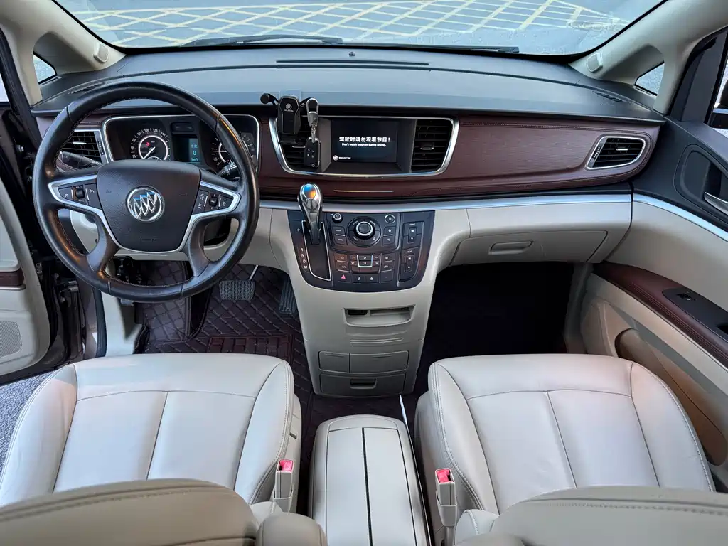 Buick GL8 2019 — фото 10