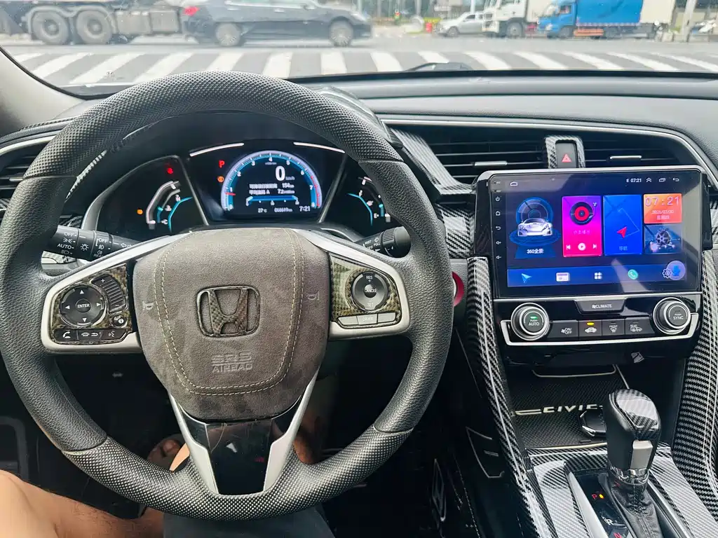 Honda Civic 2018 — фото 14