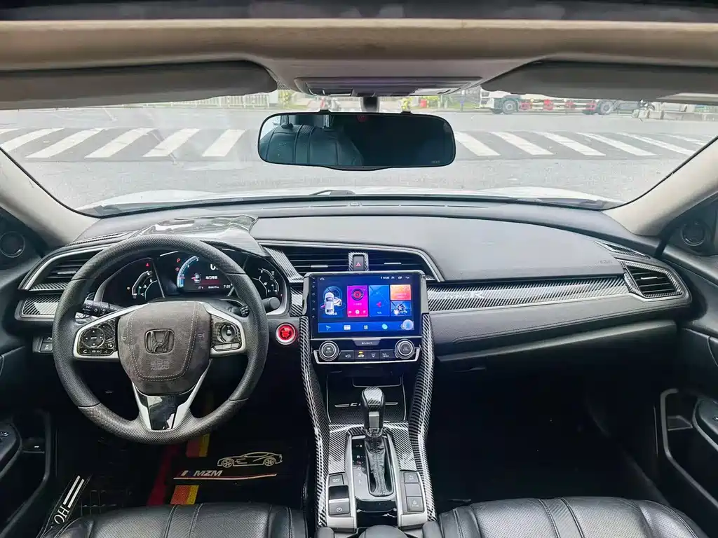Honda Civic 2018 — фото 10