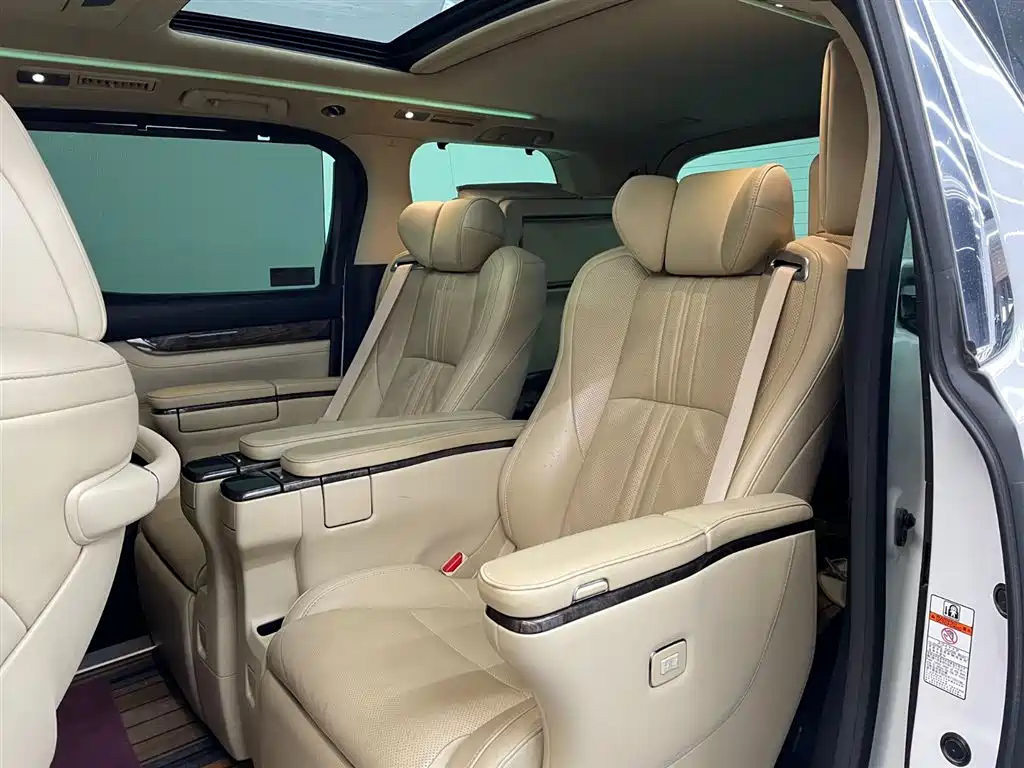 Toyota Vellfire 2020 — фото 9