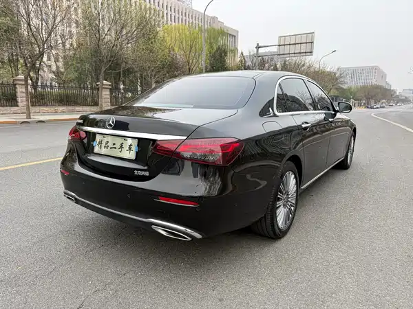 Mercedes-Benz E-Class 2022