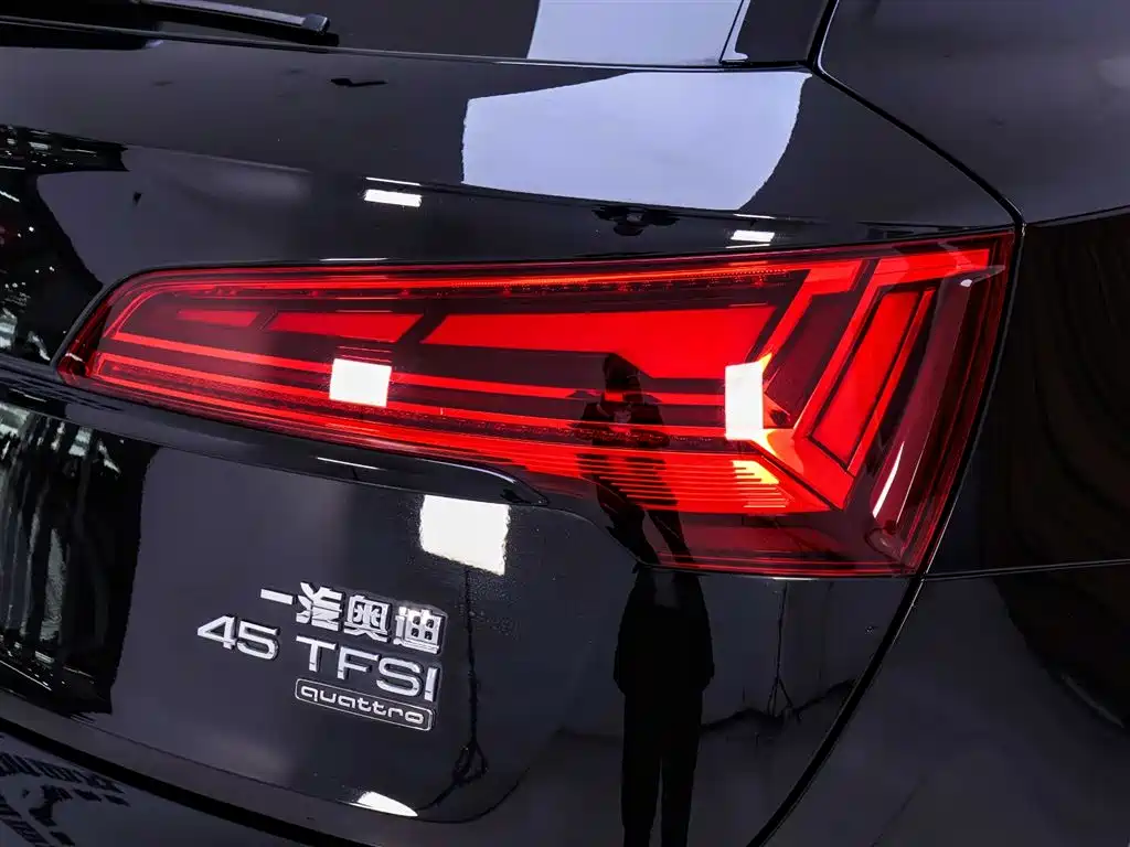 Audi Q5L 2024 — фото 9