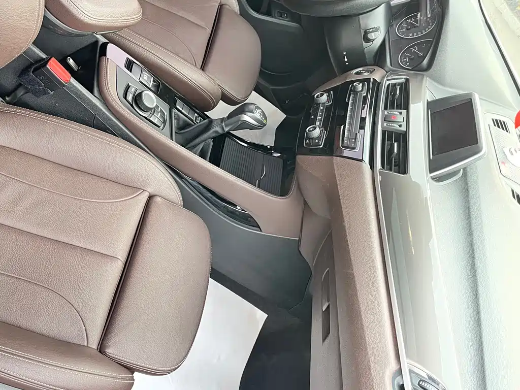 BMW X1 2018 — фото 16